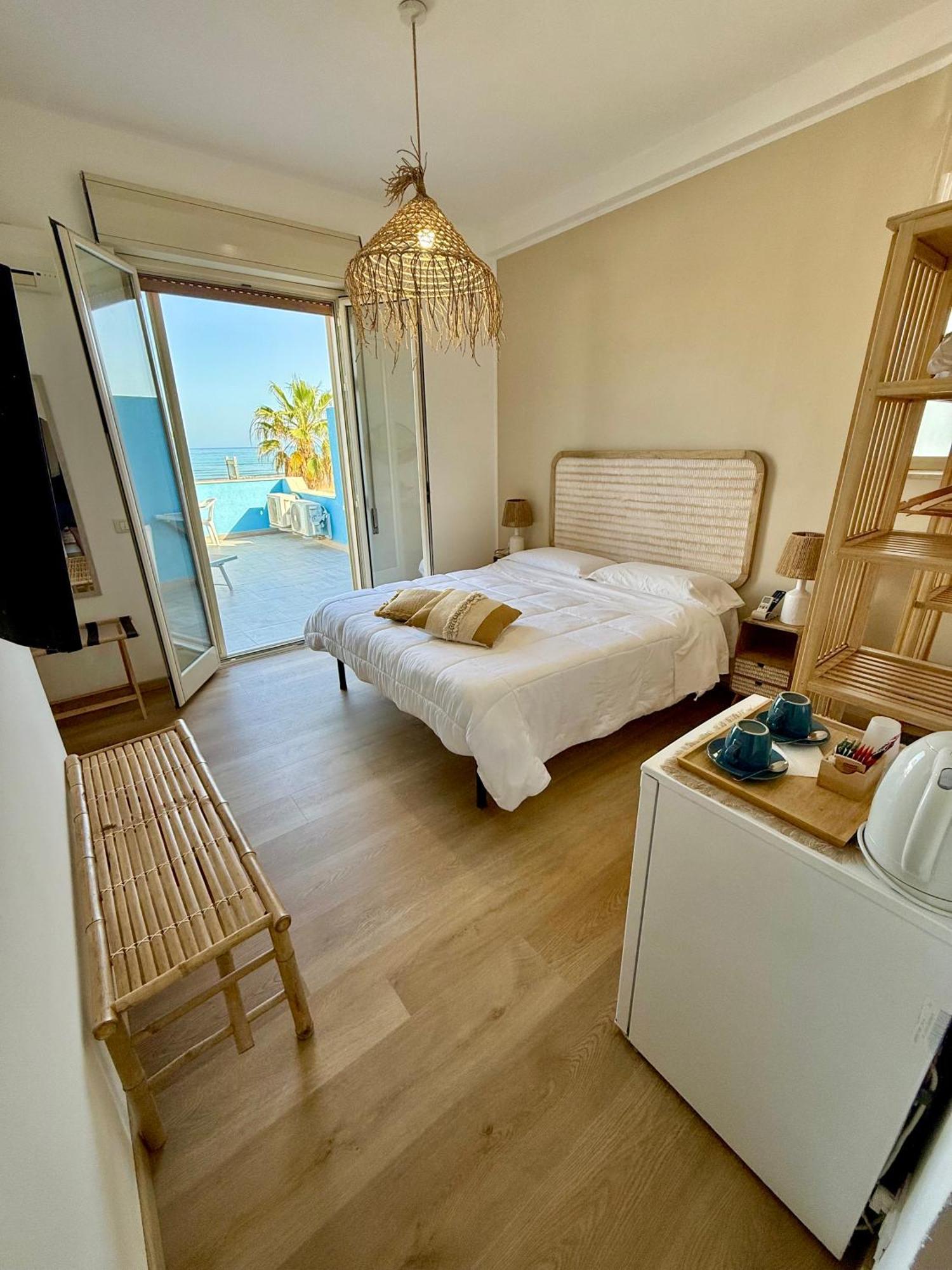 Terrazze Sul Mare Bed and Breakfast Pozzallo Εξωτερικό φωτογραφία